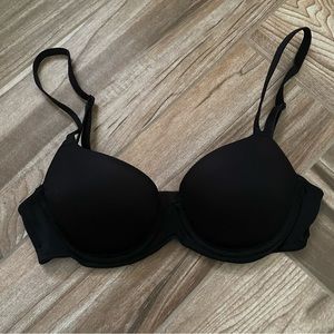Victoria’s Secret PINK Wear Everywhere Lightly Lined Bra Black T-shirt Bra